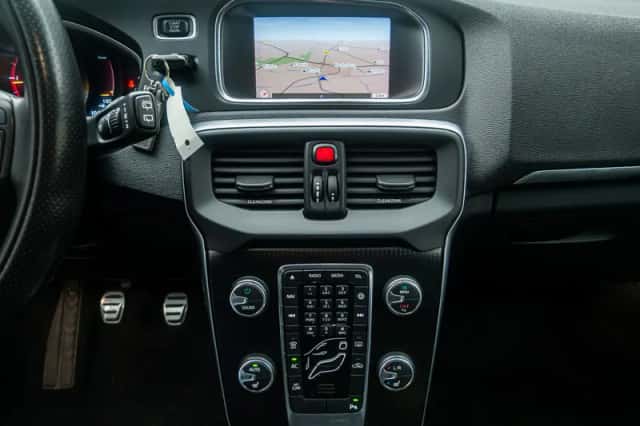 Volvo V40 (2018) thumbnail 20