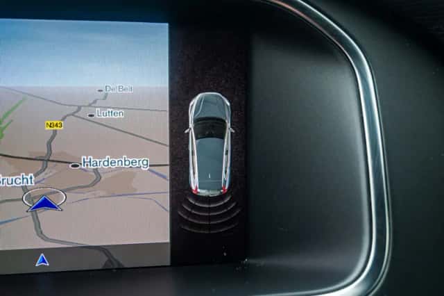 Volvo V40 (2018) thumbnail 23