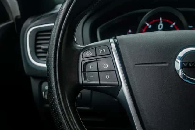 Volvo V40 (2018) thumbnail 24