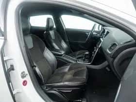 Volvo V40 (2018) thumbnail 10