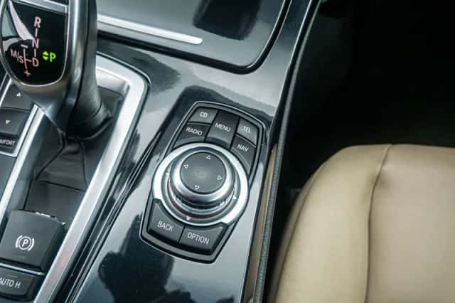 BMW 5-Serie (2012) thumbnail 24