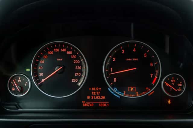 BMW 5-Serie (2012) thumbnail 32