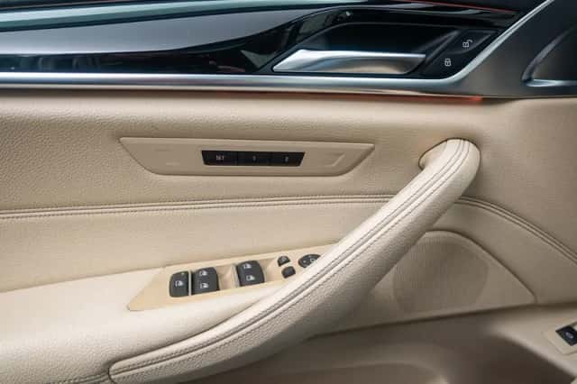 BMW 5-Serie (2017) thumbnail 33