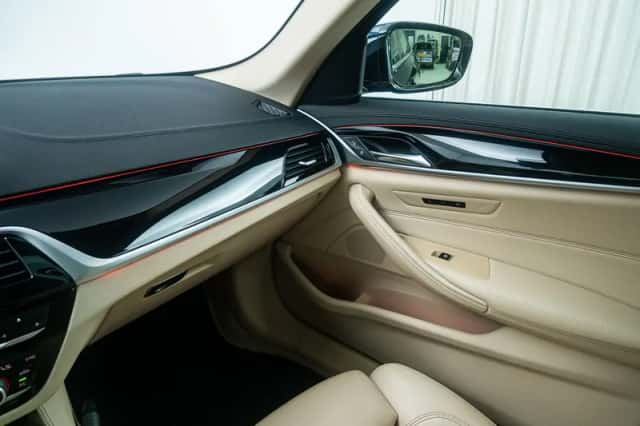 BMW 5-Serie (2017) thumbnail 36
