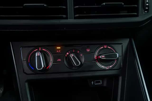 Volkswagen Polo (2018) thumbnail 24