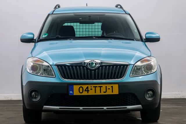 Škoda Roomster (2012) thumbnail 16
