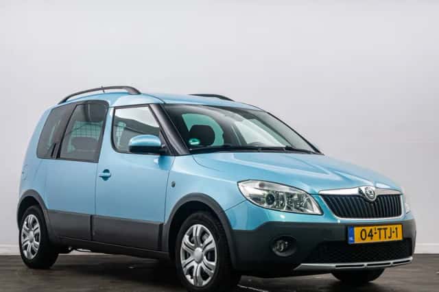 Škoda Roomster (2012) thumbnail 3