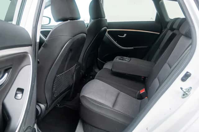 Hyundai i30 (2015) thumbnail 12