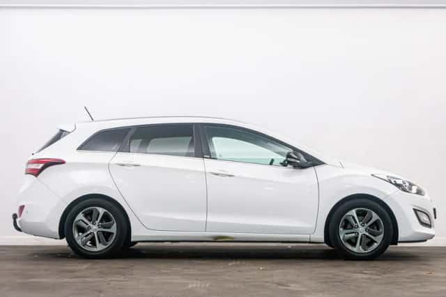 Hyundai i30 (2015) thumbnail 15