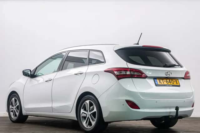 Hyundai i30 (2015) thumbnail 5