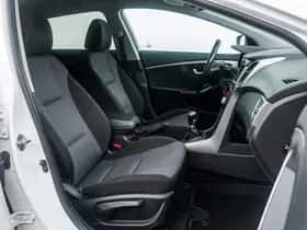 Hyundai i30 (2015) thumbnail 10