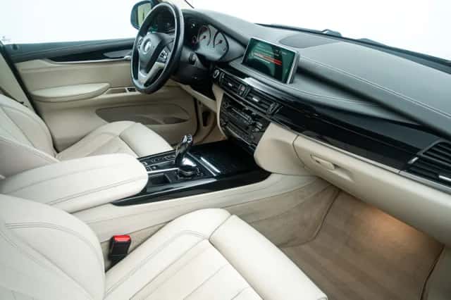 BMW X5 (2016) thumbnail 9
