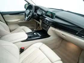 BMW X5 (2016) thumbnail 9
