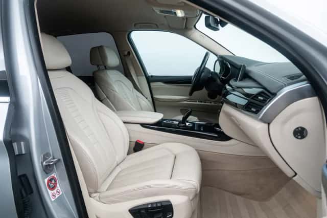 BMW X5 (2016) thumbnail 10