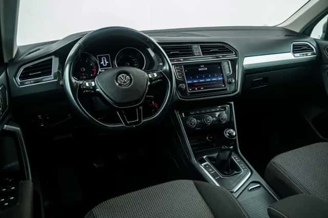 Volkswagen Tiguan (2017) thumbnail 11