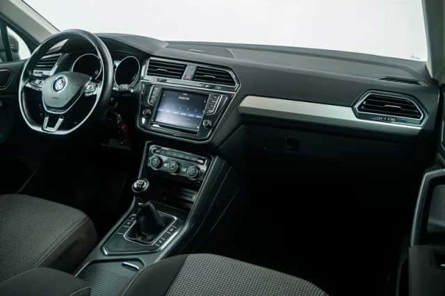 Volkswagen Tiguan (2017) thumbnail 12