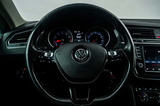 Volkswagen Tiguan (2017) thumbnail 17