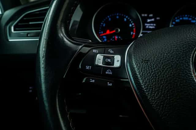 Volkswagen Tiguan (2017) thumbnail 22