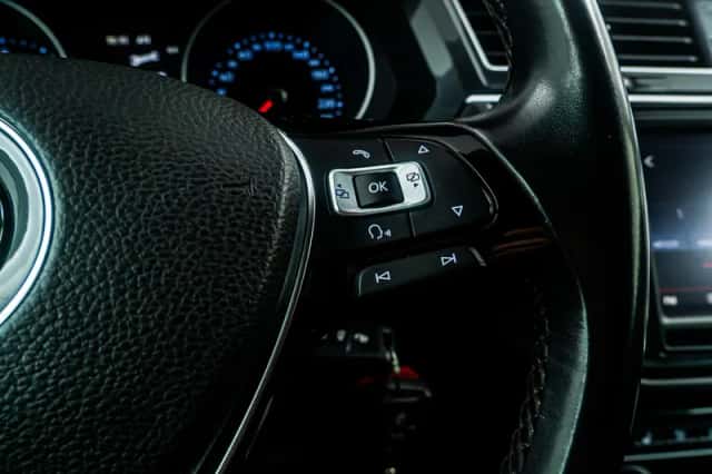 Volkswagen Tiguan (2017) thumbnail 23