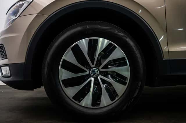 Volkswagen Tiguan (2017) thumbnail 27