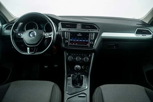 Volkswagen Tiguan (2017) thumbnail 6