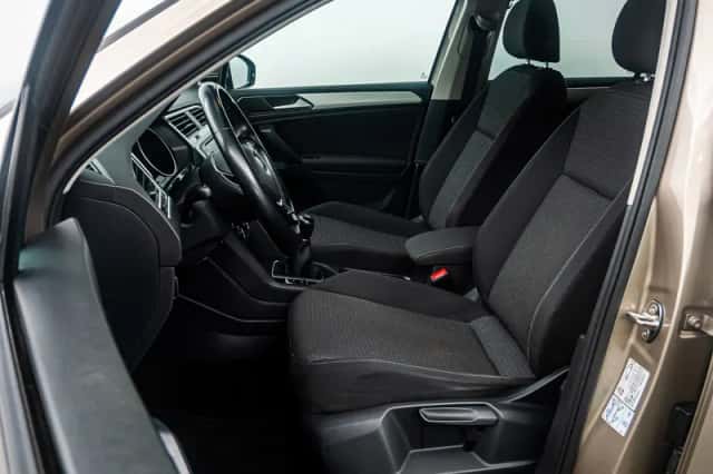 Volkswagen Tiguan (2017) thumbnail 7
