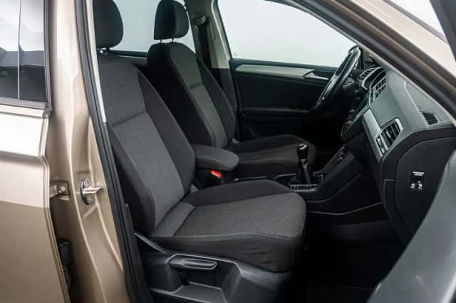 Volkswagen Tiguan (2017) thumbnail 8