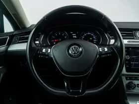 Volkswagen Passat (2018) thumbnail 17