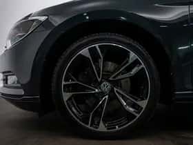 Volkswagen Passat (2018) thumbnail 24