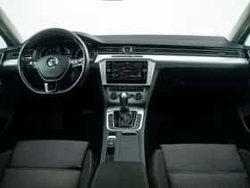 Volkswagen Passat (2018) thumbnail 6