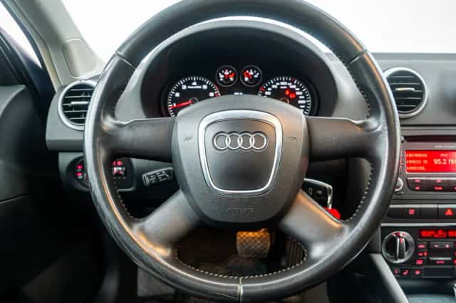 Audi A3 (2009) thumbnail 17