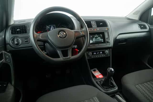 Volkswagen Polo (2015) thumbnail 17