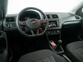 Volkswagen Polo (2015) thumbnail 17