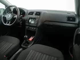 Volkswagen Polo (2015) thumbnail 18