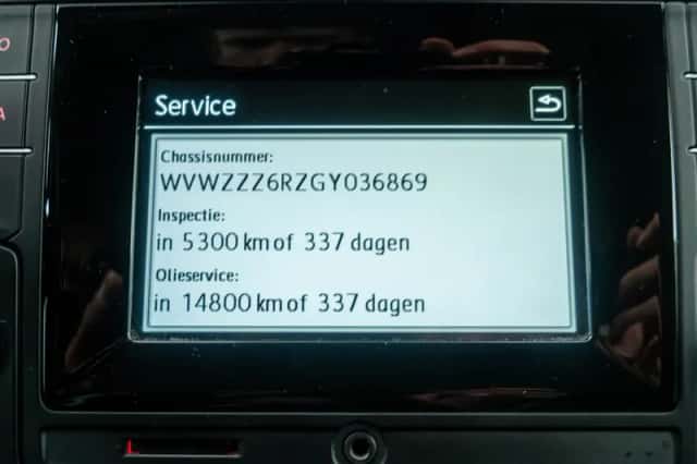 Volkswagen Polo (2015) thumbnail 25