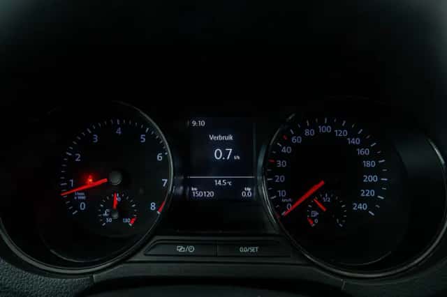 Volkswagen Polo (2015) thumbnail 26