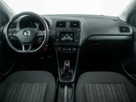Volkswagen Polo (2015) thumbnail 6