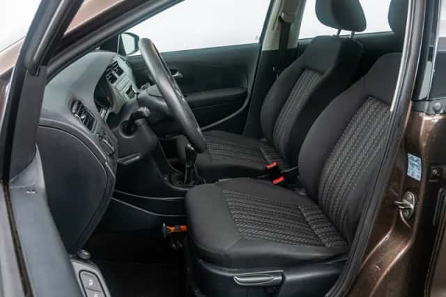Volkswagen Polo (2015) thumbnail 7