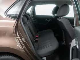 Volkswagen Polo (2015) thumbnail 10