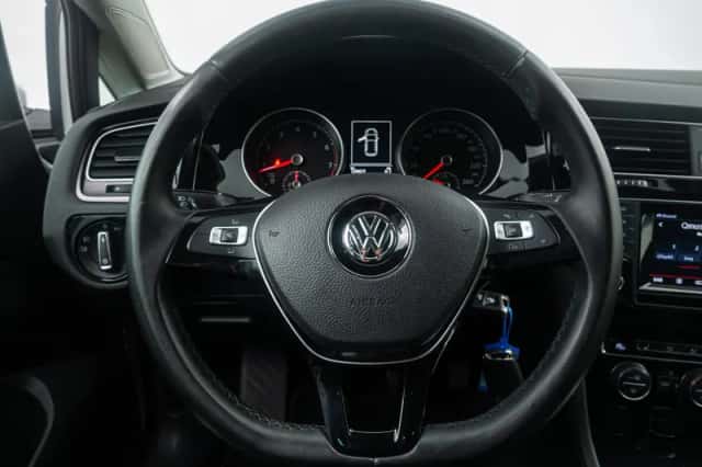 Volkswagen Golf (2013) thumbnail 18