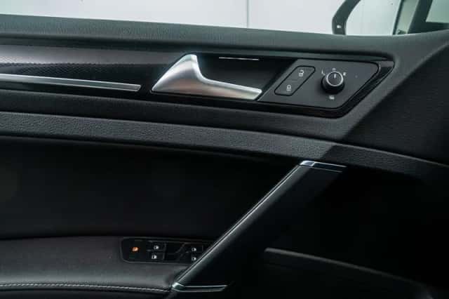 Volkswagen Golf (2013) thumbnail 21