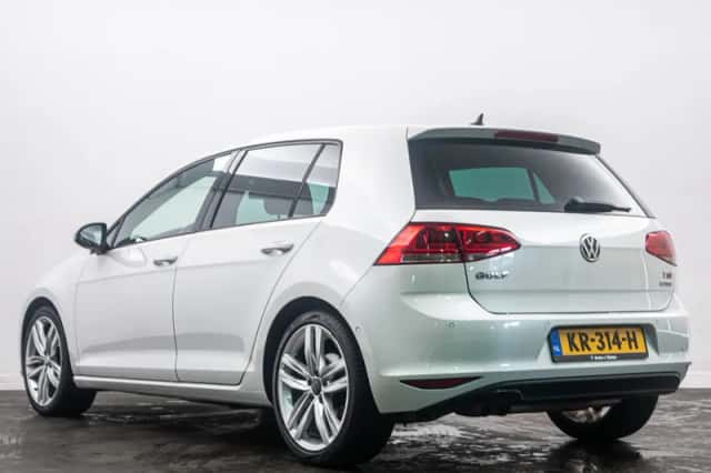 Volkswagen Golf (2013) thumbnail 4