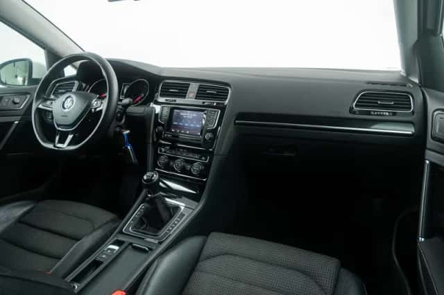 Volkswagen Golf (2013) thumbnail 10