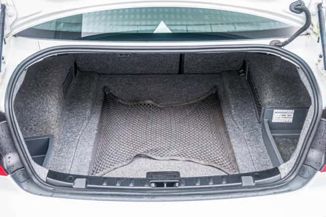 BMW 3-Serie (2010) thumbnail 11