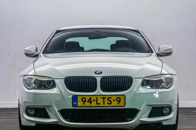 BMW 3-Serie (2010) thumbnail 14
