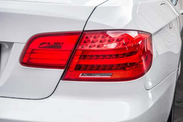 BMW 3-Serie (2010) thumbnail 18