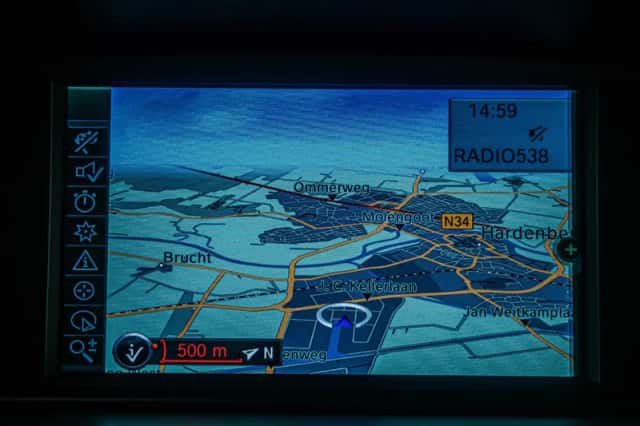 BMW 3-Serie (2010) thumbnail 24