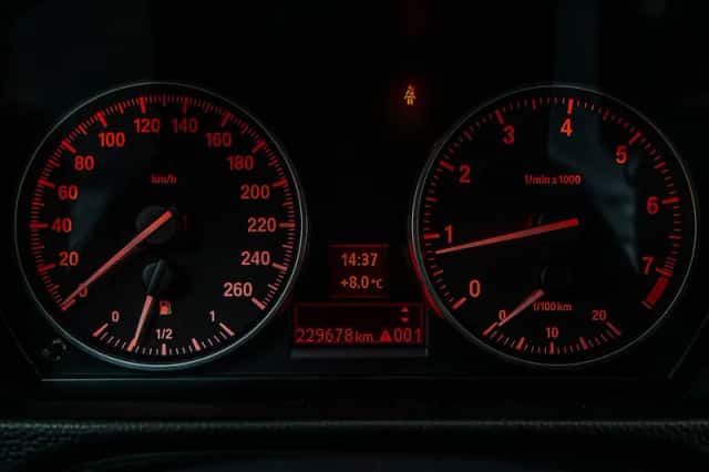 BMW 3-Serie (2010) thumbnail 31