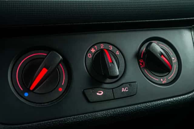 SEAT Ibiza (2014) thumbnail 24