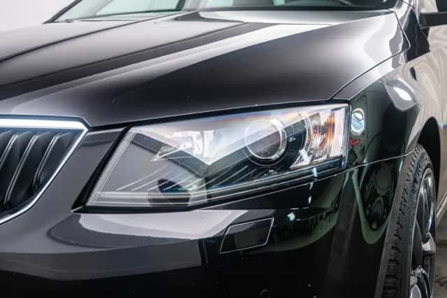 Škoda Octavia (2016) thumbnail 15
